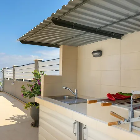 Lenia's Sea View Villa *