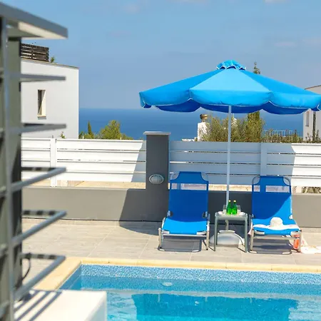 Lenia's Sea View Villa *